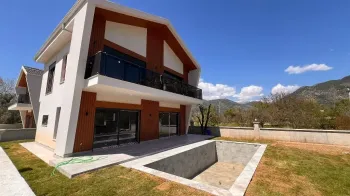 Modern-designed Uzumlu detached spacious villa